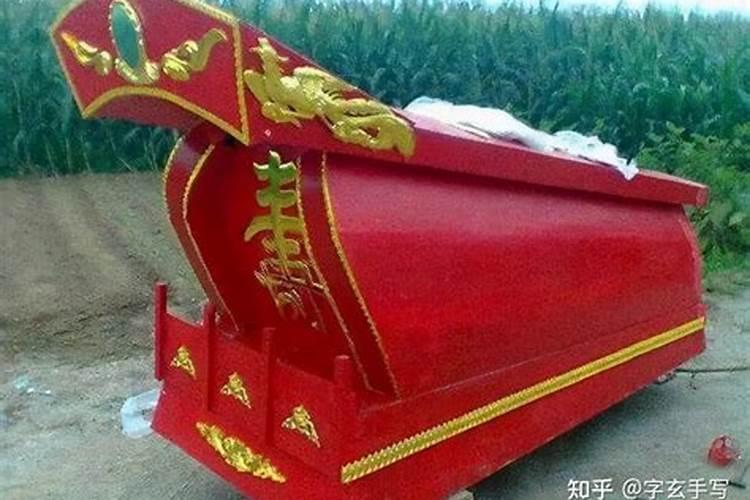 你生活中见到的迷信的人干过哪些事？