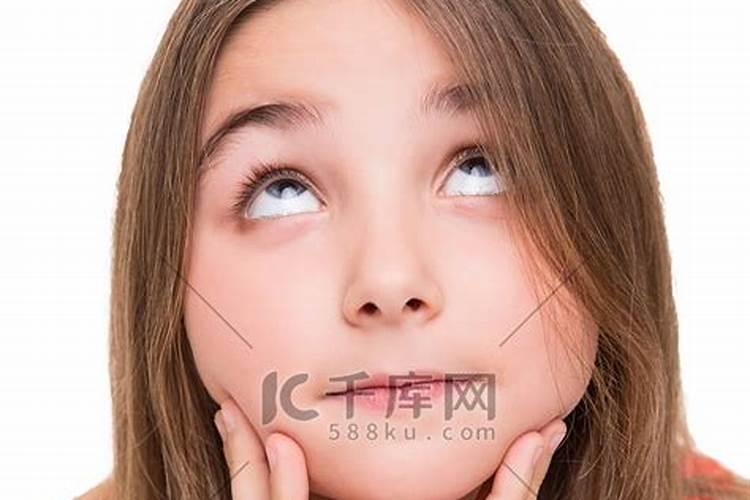 女人梦见黑鱼是什么预兆,梦见鱼是什么意思