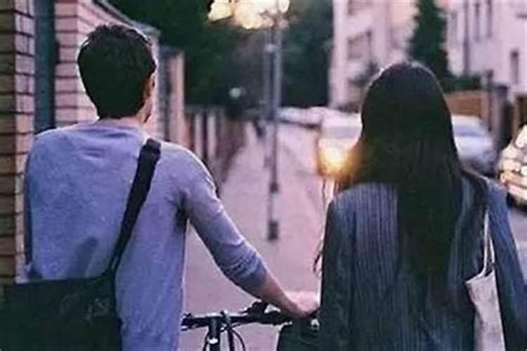 梦见给死去多年的舅舅要裤子穿？