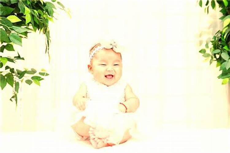 梦见年轻男人抱着老婆的预兆