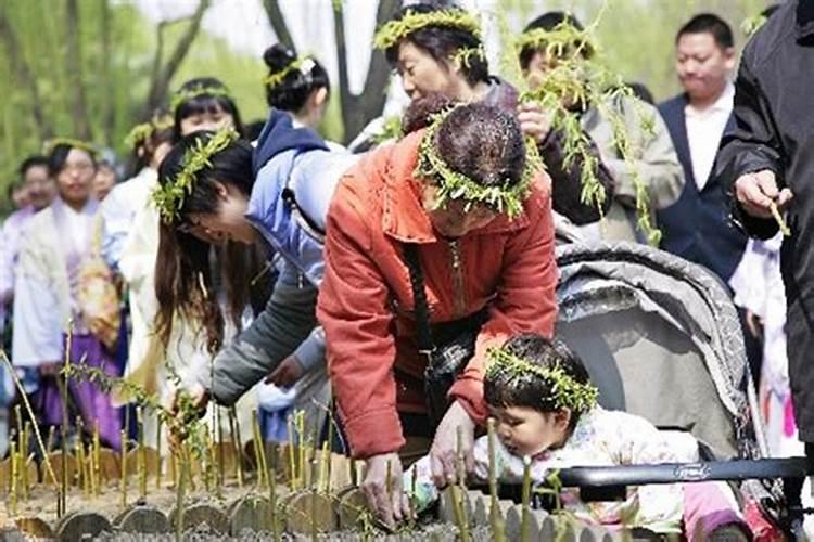 梦见翻车了但是人没事是什么意思 梦见翻车了但是人没事指什么