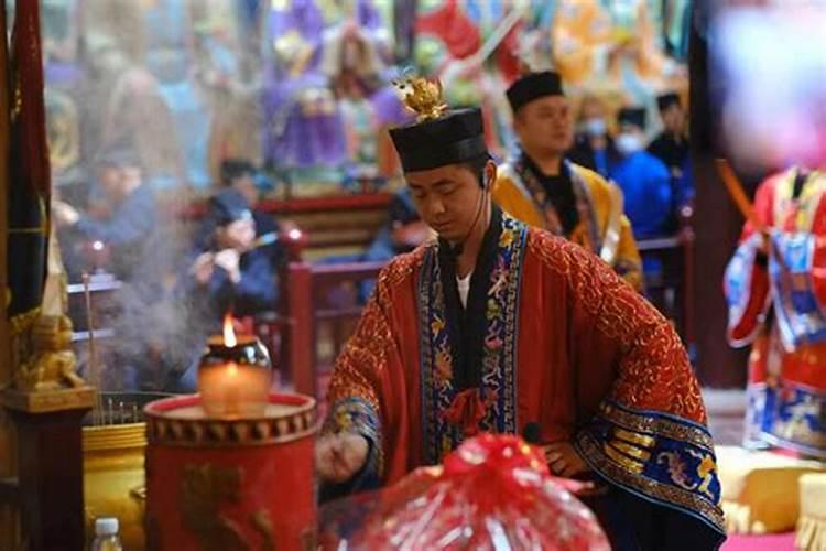 八字年柱与月柱天克地冲 天克地冲就一定不好吗？