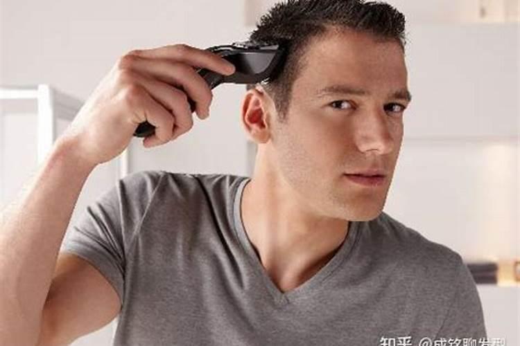 梦见我弟给我剪发