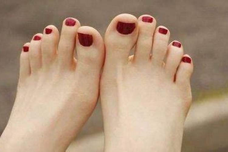 女人手大脚有福吗,难道手大脚大的女人会苦命辈子吗