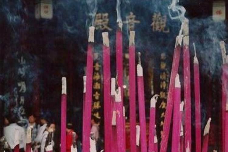 英语介绍春节是什么？