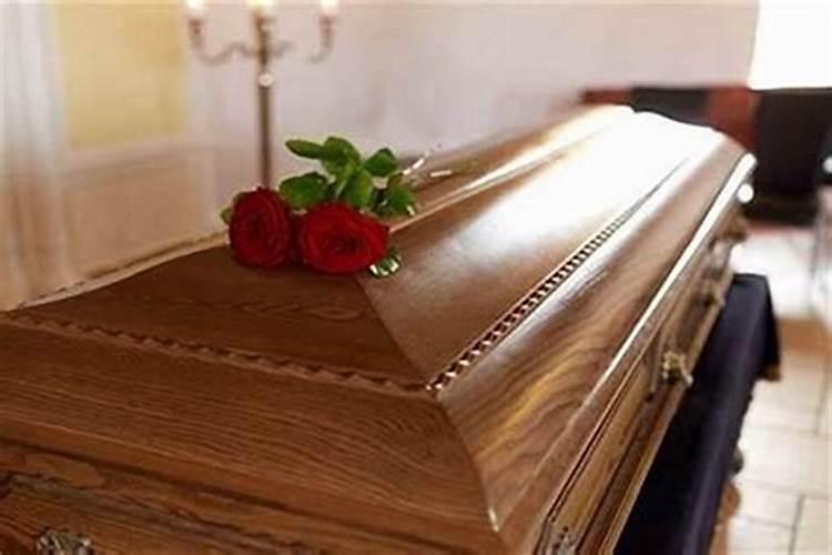 梦见抬死人棺材出殡是什么预兆