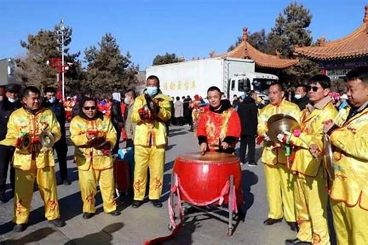 重阳节的哪些习俗体现了对老人的敬意？
