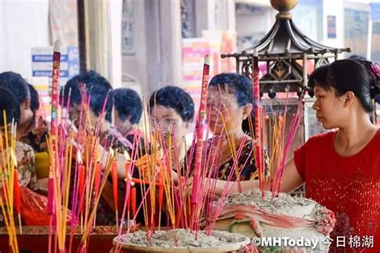 七月十五怎么祭拜过世的亲人