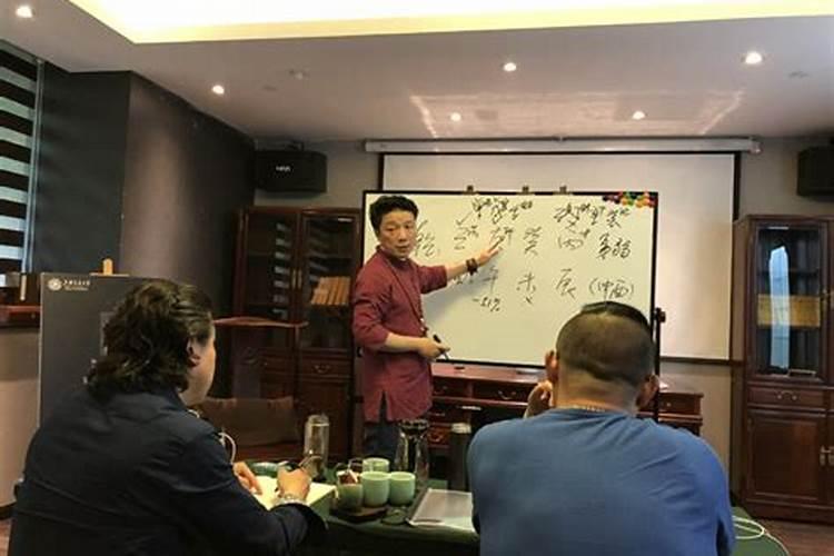 高学历的人有哪些八字特征？