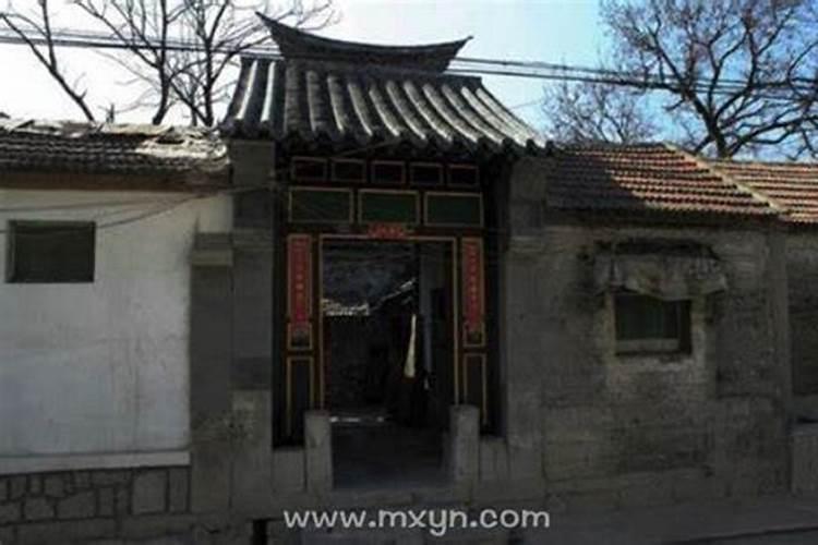 梦见老宅院破烂不堪是什么意思