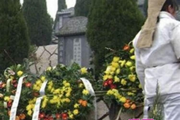 梦见死去的老人哭的预兆