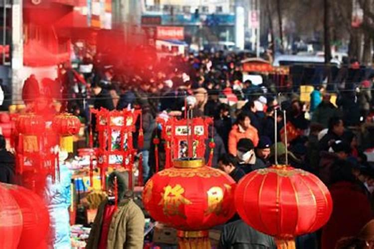 梦见地上摆了很多棺材