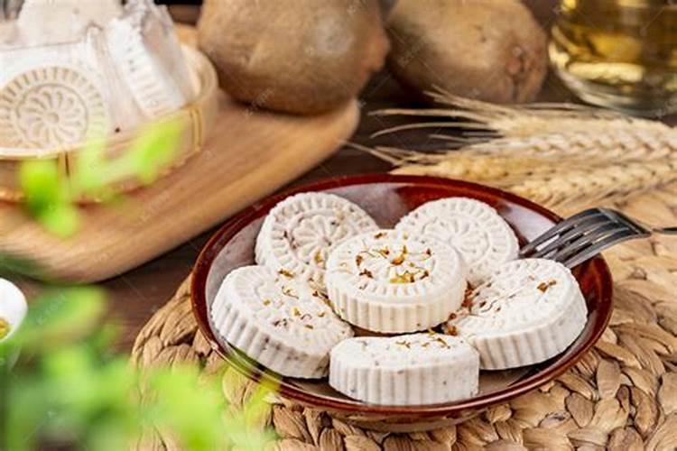 重阳节时家家户户要吃花糕,人们为什么要吃花糕呢？