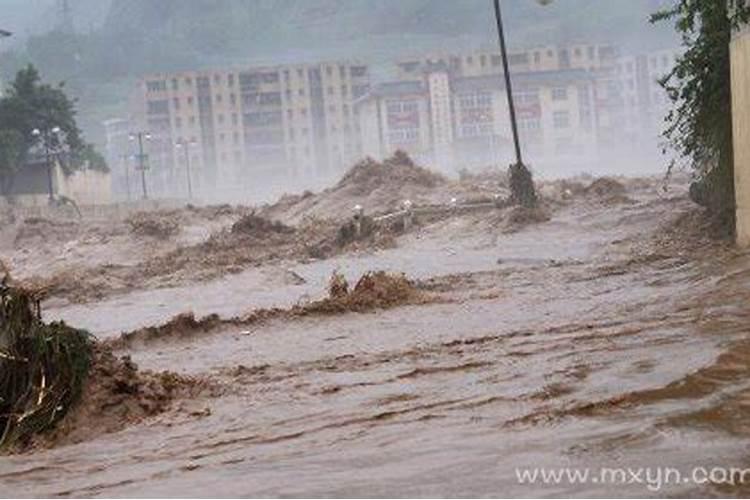 梦见发洪水什么征兆 梦见发洪水解释