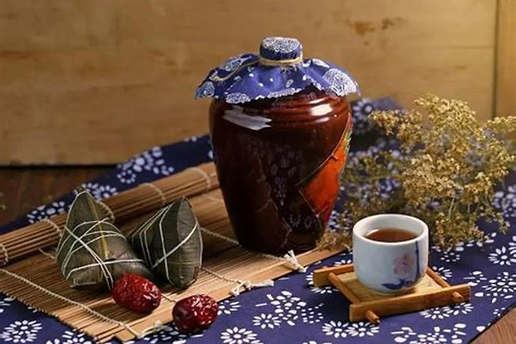 .端午节喝雄黄酒的来历？对人体有无害？