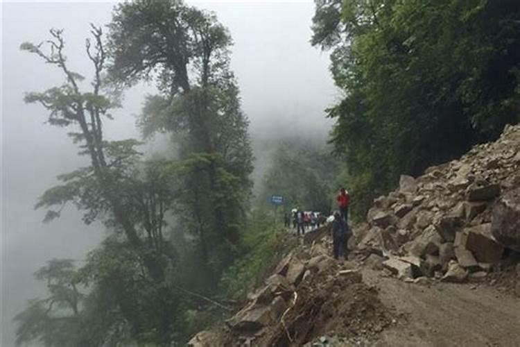 梦见大山垮塌是什么意思
