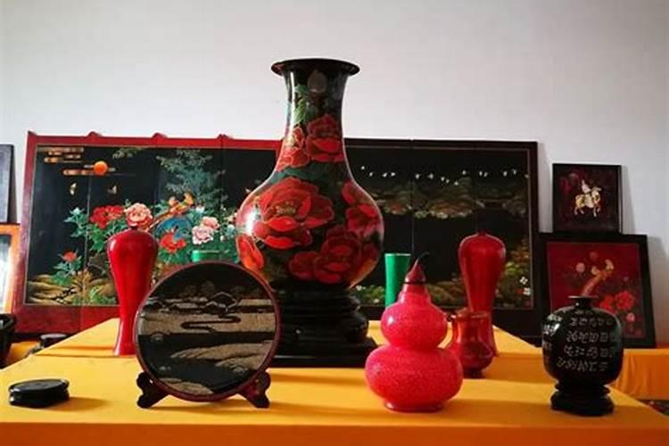 日本的中元节过节放假一周,有跳舞习俗,但为什么要穿着浴衣？