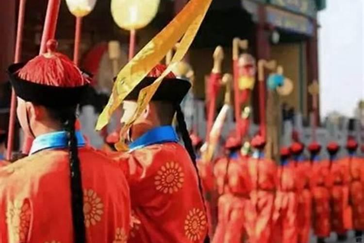 梦见女朋友和别的男人在一起