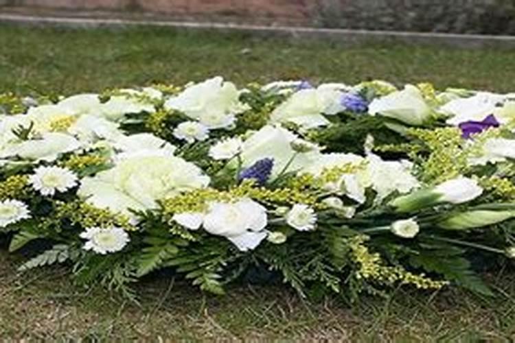 梦到埋死人的道士来我家是什么？