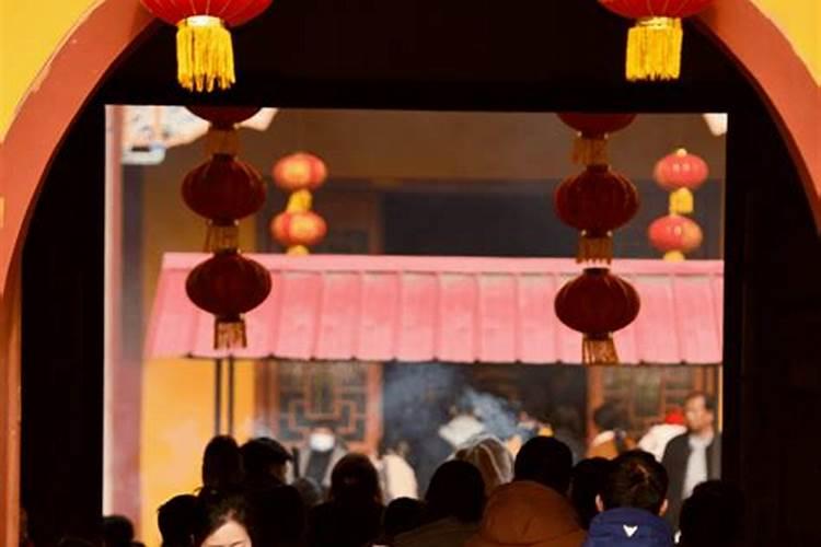 爸爸是属蛇,女儿是属狗的,合得来