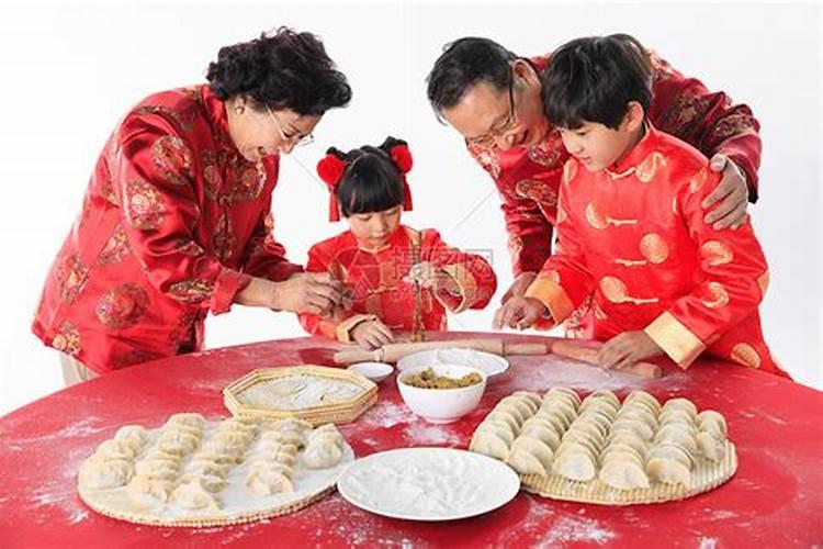 梦到逝世的人给活人包饺子
