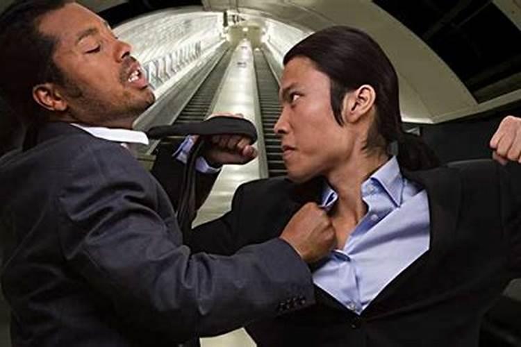 梦见被人困又成功逃脱的预兆