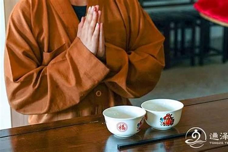 学佛皈依佛后,还可以拜神吗？