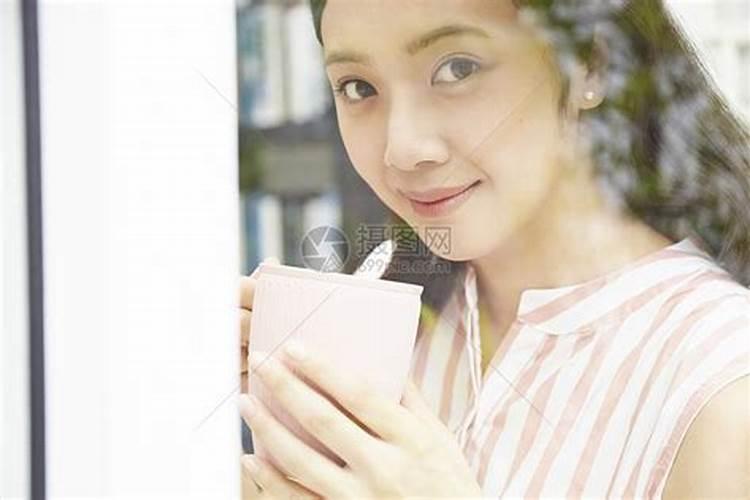 不小心打碎瓶子有什么预兆 不小心打碎瓶子预示着什么
