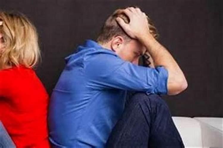 如果说命里八字两夫妻相克,离婚不离家可化解吗？