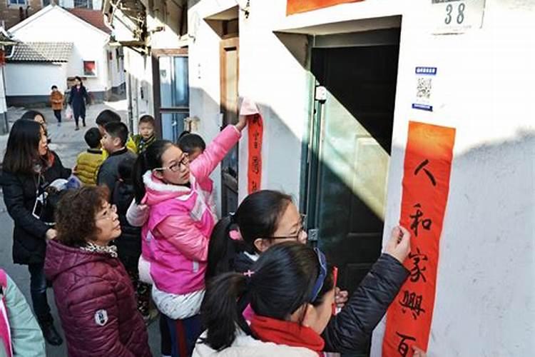 2025年贴春联的最佳时间:啥时候贴最好？