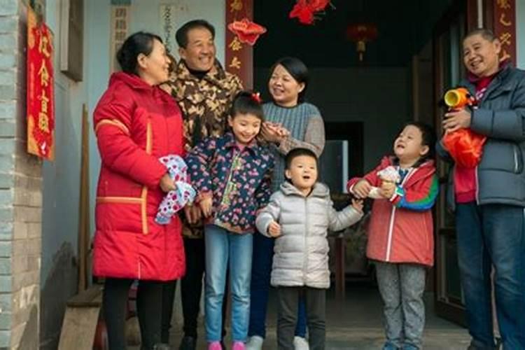 属虎的2025年犯太岁吗