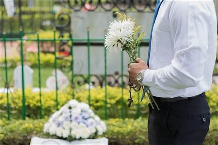 梦见蟒蛇被别人打死了的预兆