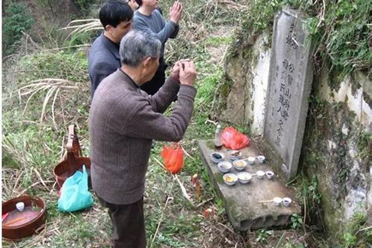 清明节立碑,拜碑磕几个头？