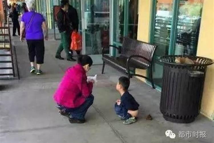 梦见别人拉屎沾到我身上