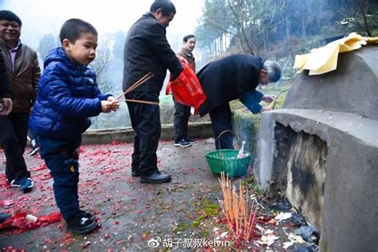 属鸡的男性和什么属相的女性最配