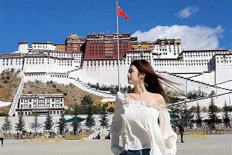 去西藏旅游两个人一共得多少钱？