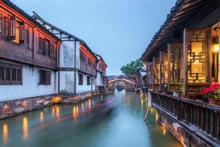 北京到乌镇旅游多少钱啊？