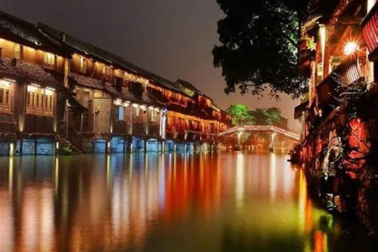 两个人去杭州旅游多少钱？