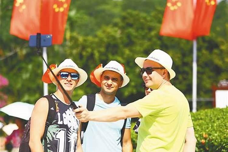 外国人到三亚旅游