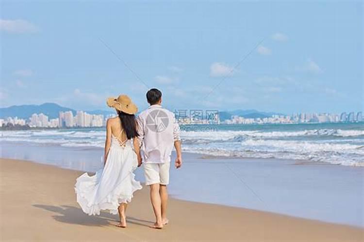 夫妻两人去三亚旅游