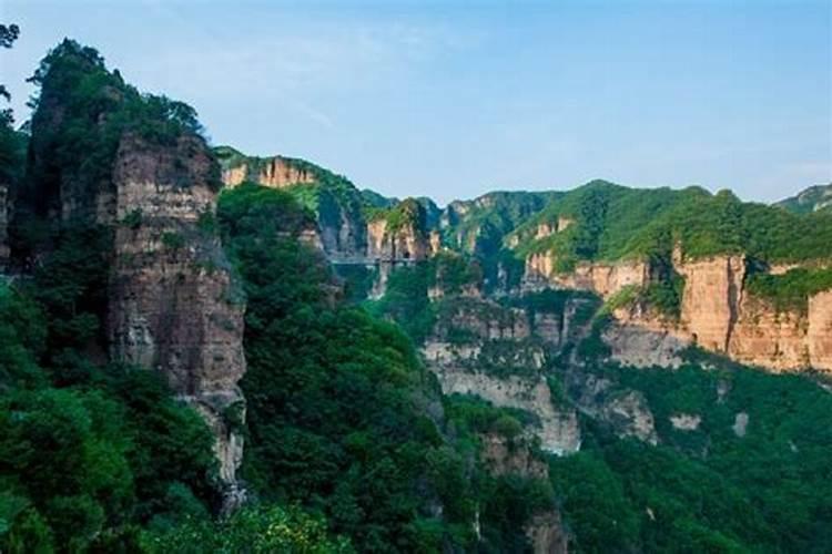 这个新建的景区号称“小张家界”，有惊险玻璃吊桥，门票你看贵吗？