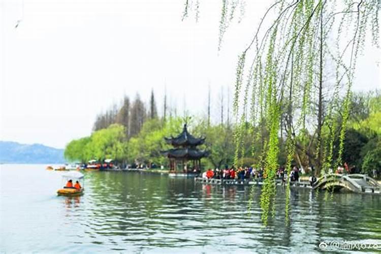 揭秘杭州西湖的旅游热潮，一年四季都是好时机！