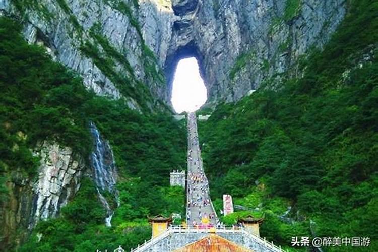 前往张家界，最实用的天门山攻略详解，体验感极佳