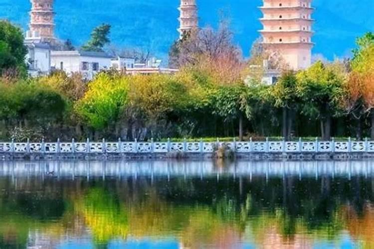 云南和贵州，去旅游怎么选择？