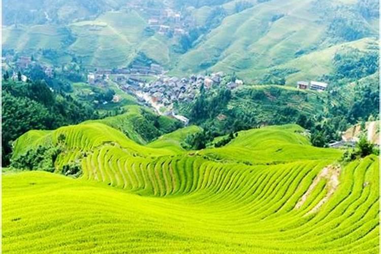 广西一条“旅游黄金大通道”，沿路的风景比较美，值得你来走一次