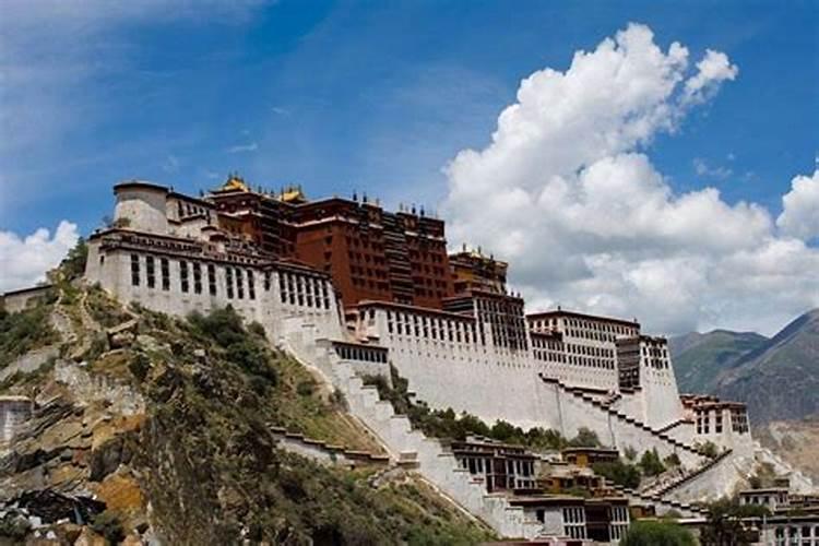自驾西藏游15天的行程，在拉萨就停留了三天，非常惬意舍不得离开