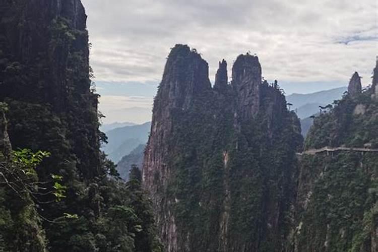 游走张家界，登顶衡山，俯瞰崀山，心系莽山，千百姿态都在湖南