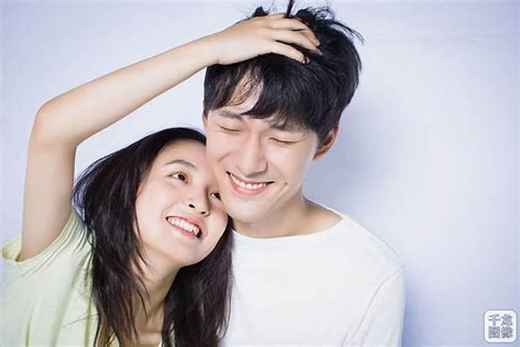 张雨剑吴倩带女游三亚，一家三口温馨同框，却被吐槽立好爸爸人设