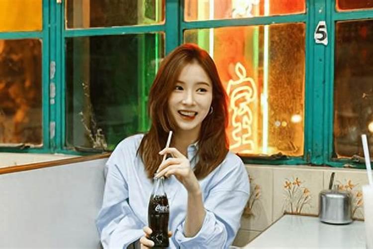 女友婚前与男闺蜜旅游3天2夜，婚礼当天新郎播放暗藏的录音器