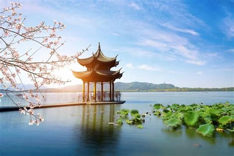 过年去杭州旅游要多少钱，过年去杭州旅游合适吗？